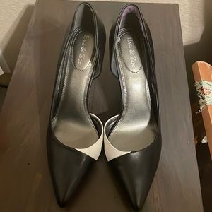 Black & white pumps